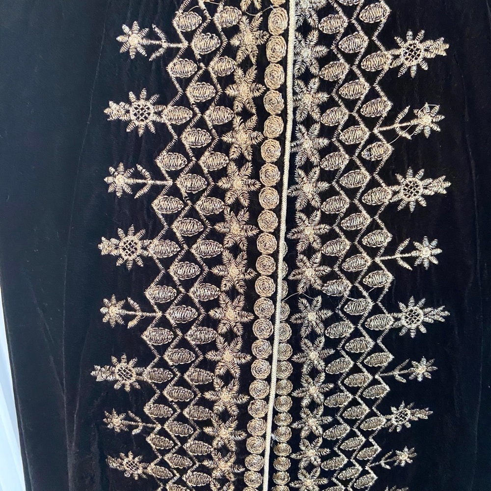 Women’s Velvet Embroidered Shawl/Stole - Picture 3 of 5